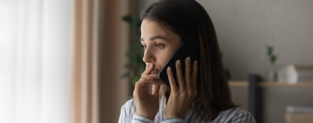 Women on the phone 