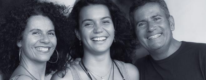 Jana with her mom and dad