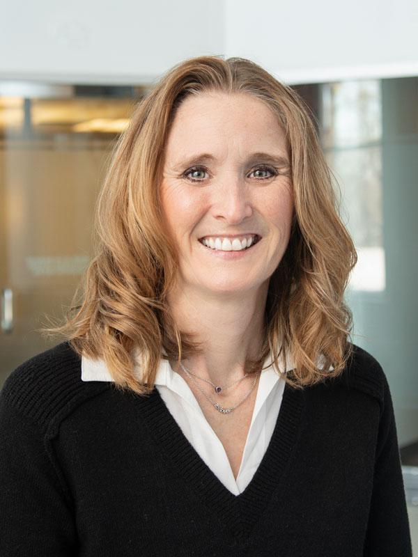Colleen Rourke headshot
